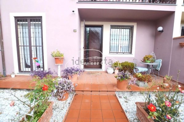 casa indipendente in vendita a Lucca in zona Maggiano