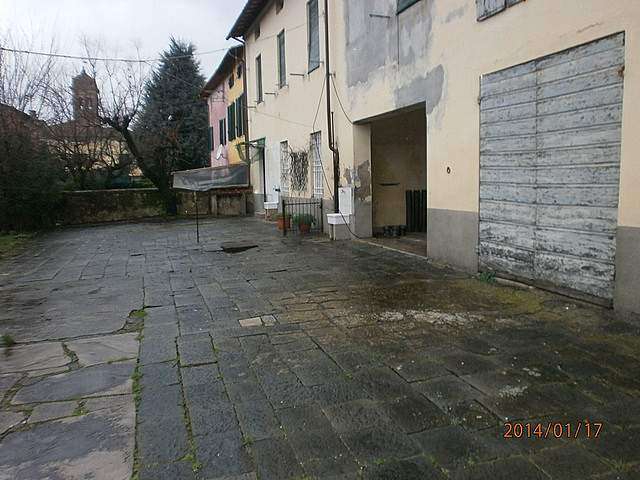 intera palazzina in vendita a Lucca in zona zona San Filippo