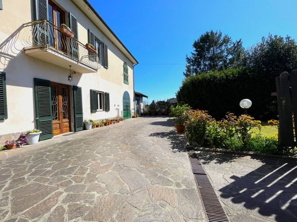 casa indipendente in vendita a Lucca in zona Centro Città