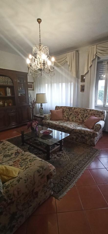 casa indipendente in vendita a Lucca in zona zona Sorbano