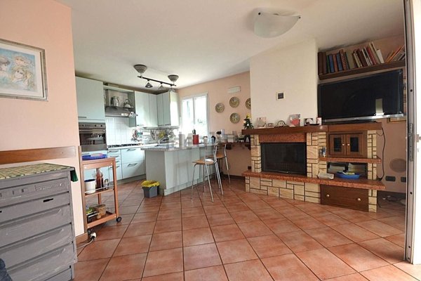 casa indipendente in vendita a Lucca in zona San Pietro a Vico