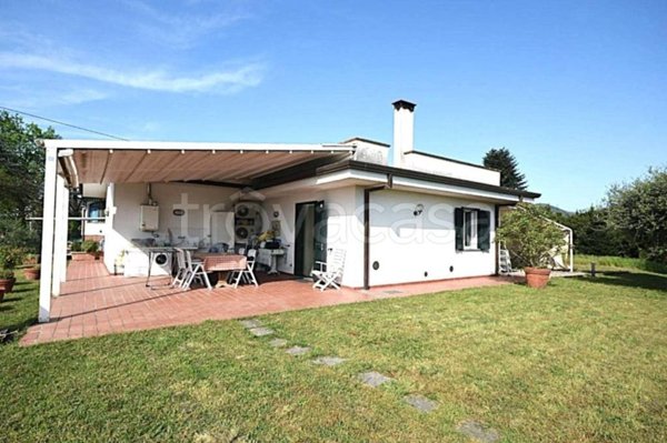 casa indipendente in vendita a Lucca in zona San Pietro a Vico