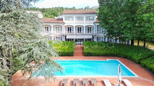 casa indipendente in vendita a Lucca in zona Centro Città