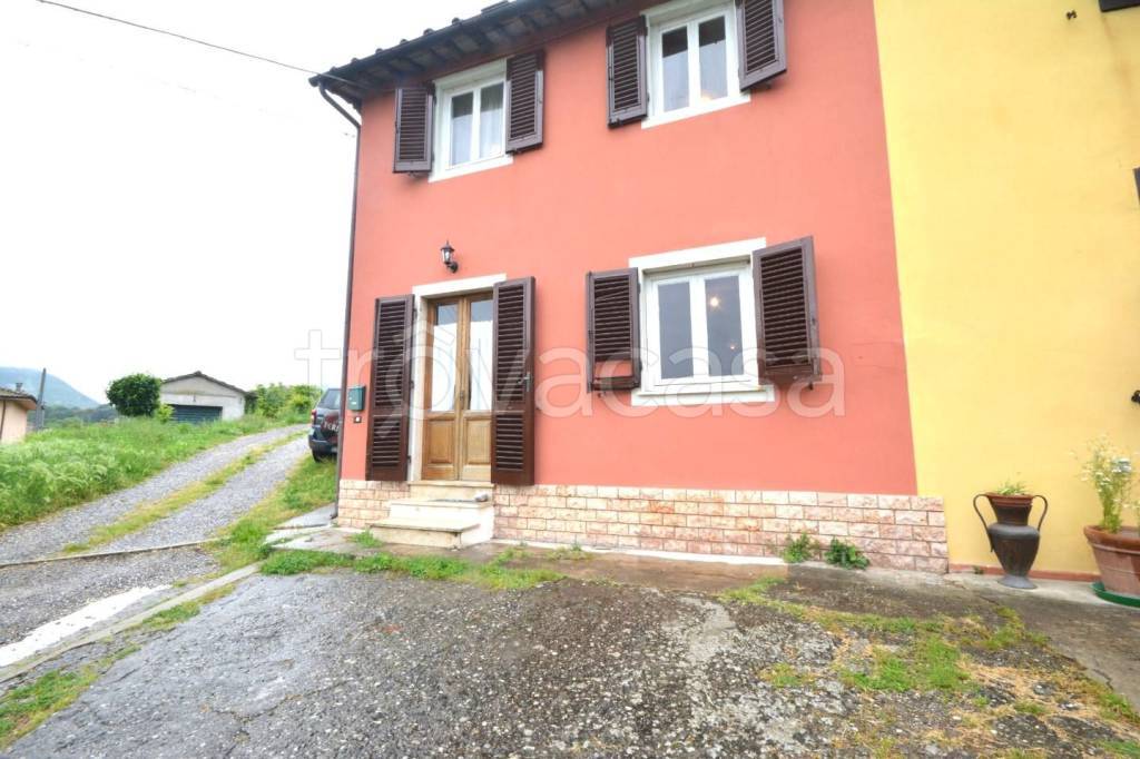 casa indipendente in vendita a Lucca in zona Ponte San Pietro