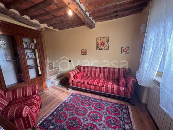 casa indipendente in vendita a Lucca in zona Carignano