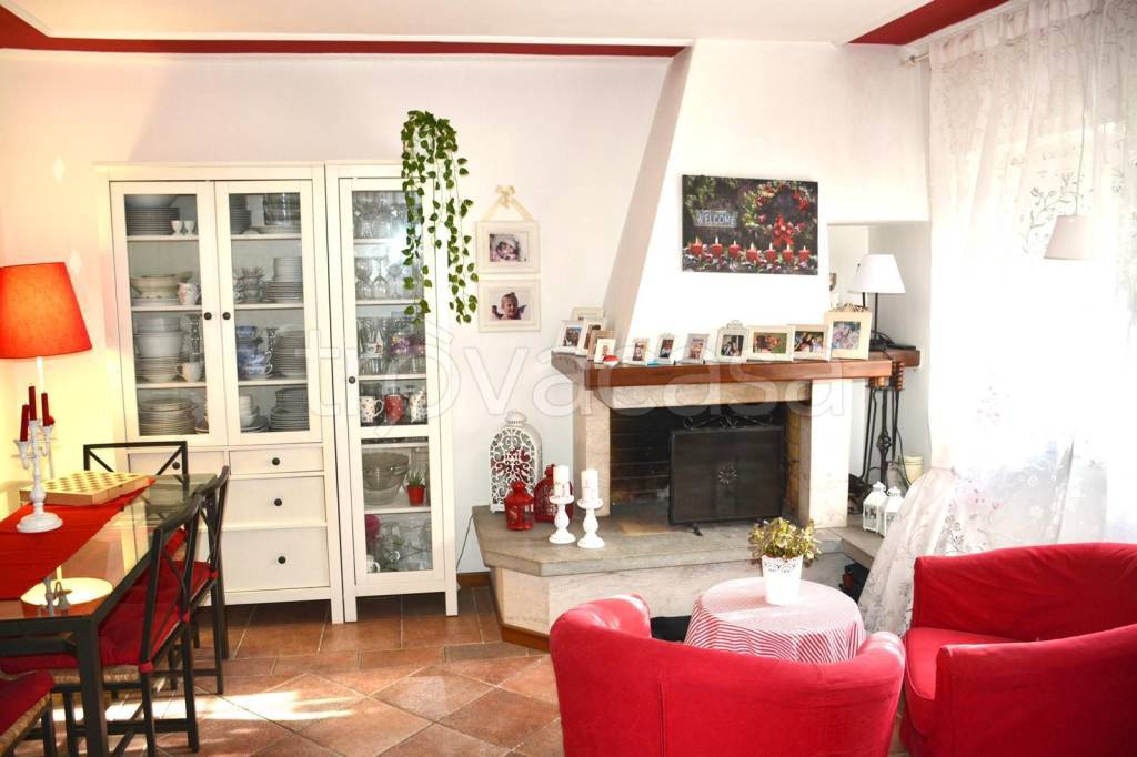 casa indipendente in vendita a Lucca in zona Zona San Concordio