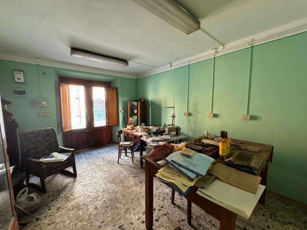 intera palazzina in vendita a Lucca in zona Ponte a Moriano