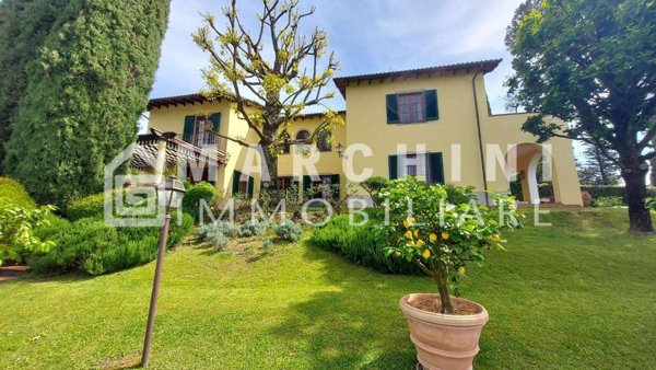 casa indipendente in vendita a Lucca in zona Centro Città
