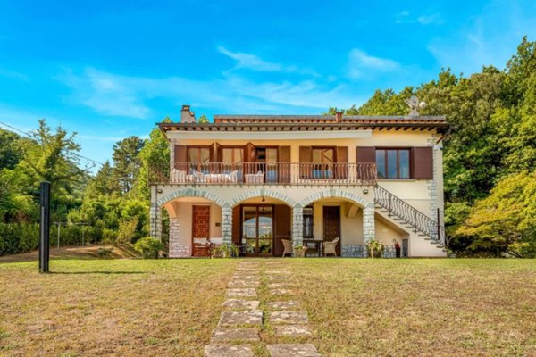casa indipendente in vendita a Lucca in zona Pozzuolo