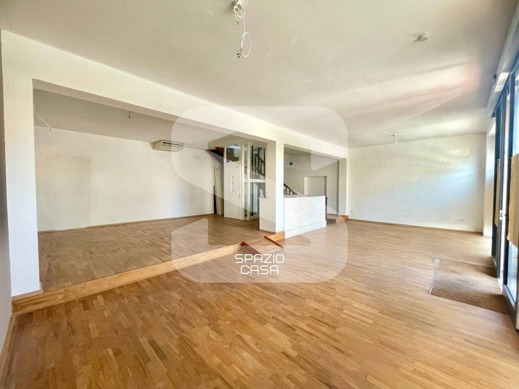 intera palazzina in vendita a Lucca in zona Nave