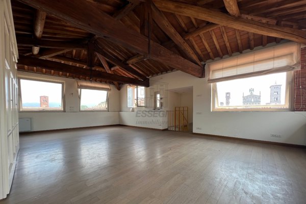 appartamento in vendita a Lucca in zona Centro Città