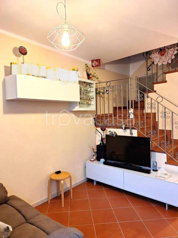 casa indipendente in vendita a Lucca in zona San Cassiano a Vico