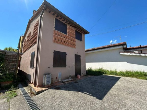 casa indipendente in vendita a Lucca in zona zona SS. Annunziata