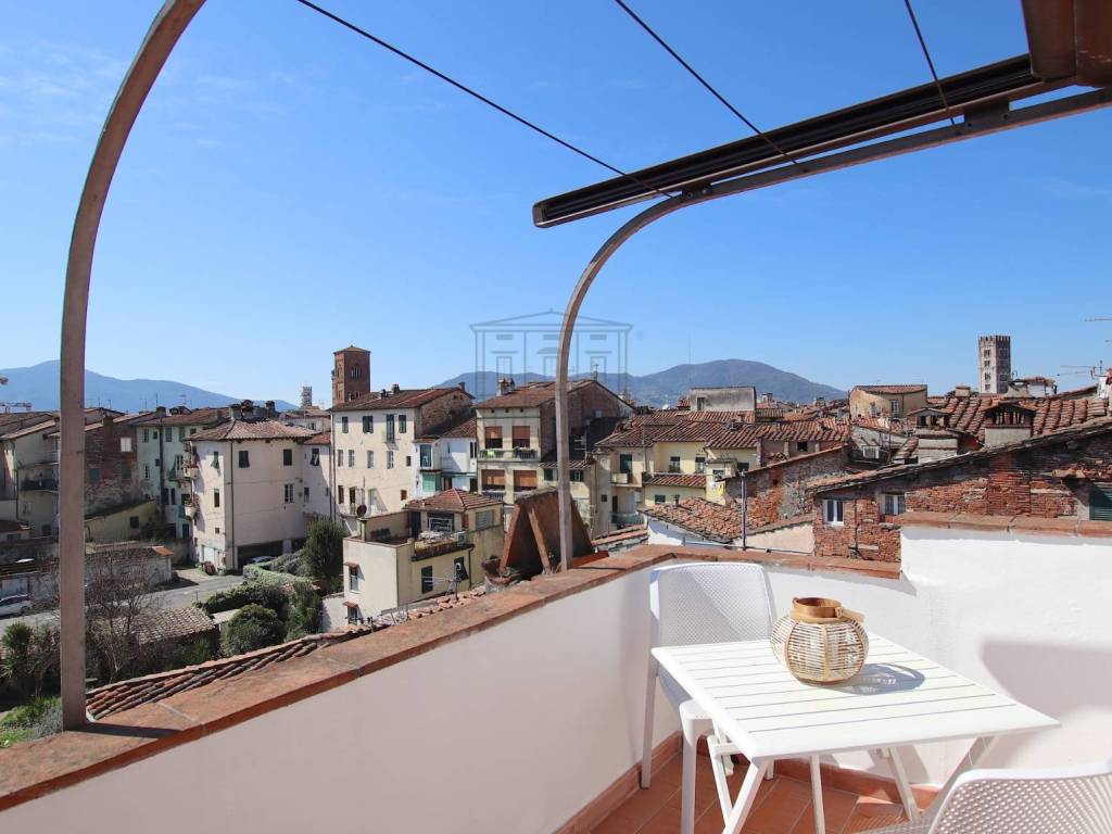 appartamento in vendita a Lucca in zona Centro Città