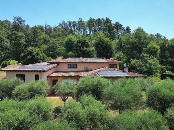 casa indipendente in vendita a Lucca in zona Mutigliano