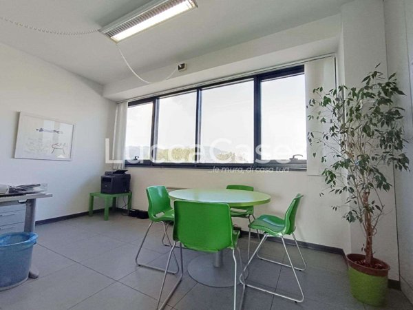 ufficio in vendita a Lucca in zona Zona San Concordio
