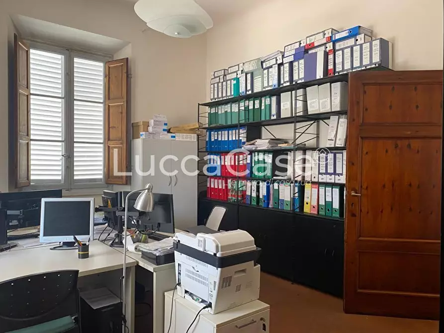 ufficio in vendita a Lucca in zona Centro Città
