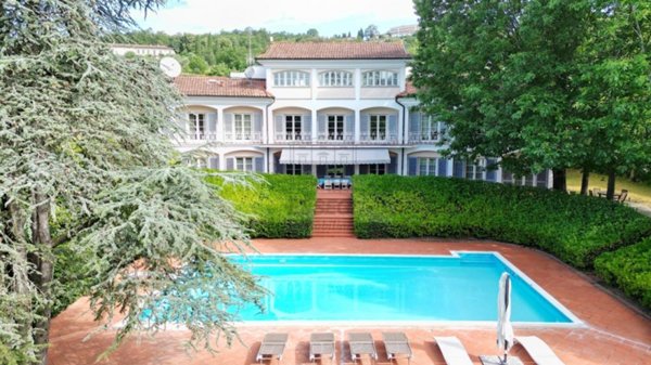 casa indipendente in vendita a Lucca in zona Centro Città