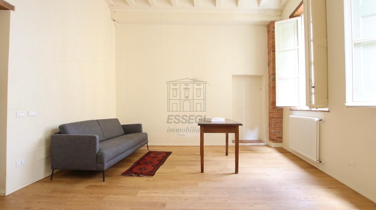 appartamento in vendita a Lucca in zona Centro Città
