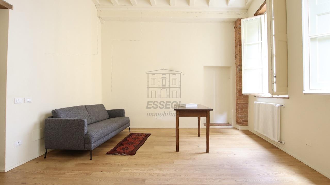 appartamento in vendita a Lucca in zona Centro Città