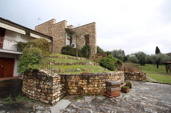 casa indipendente in vendita a Lucca in zona Centro Città