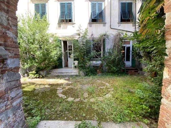 appartamento in vendita a Lucca in zona Centro Città