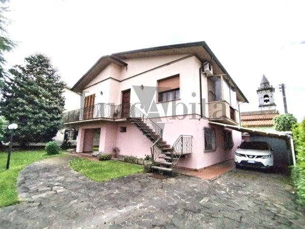 casa indipendente in vendita a Lucca in zona zona Antraccoli