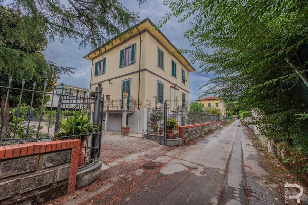 casa indipendente in vendita a Lucca in zona Zona San Concordio