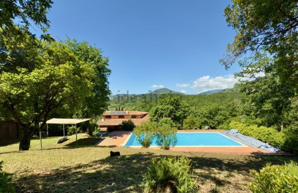 casa indipendente in vendita a Lucca in zona Monte San Quirico