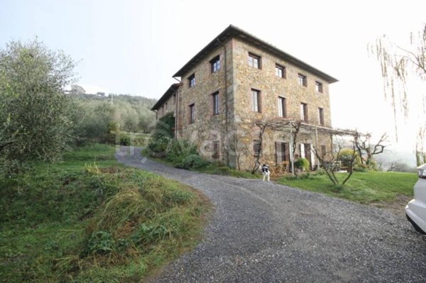 casa indipendente in vendita a Lucca in zona Mammoli