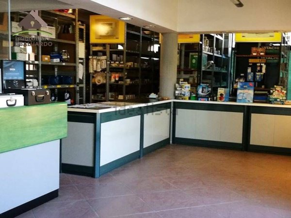 locale di sgombero in vendita a Lucca in zona Monte San Quirico