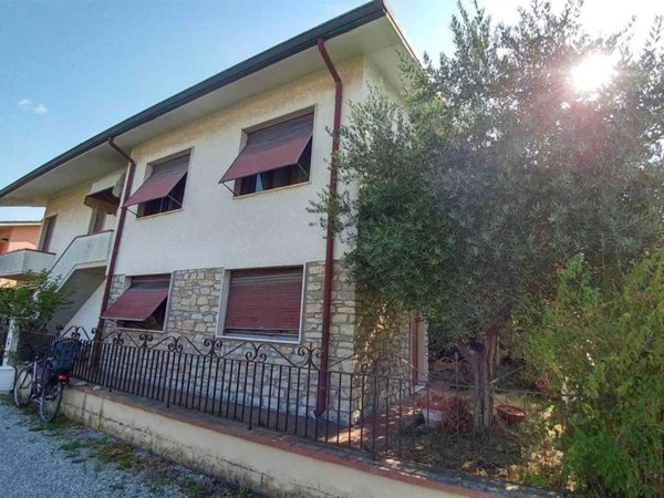 casa indipendente in vendita a Lucca in zona San Donato