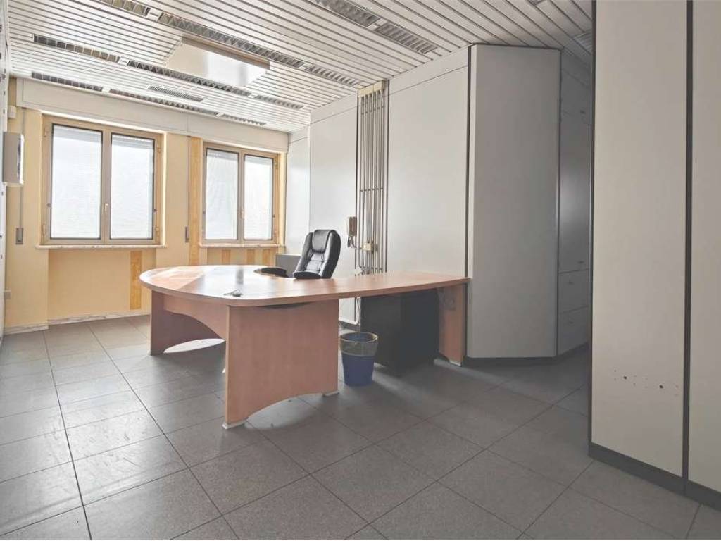 ufficio in vendita a Lucca in zona zona Sorbano