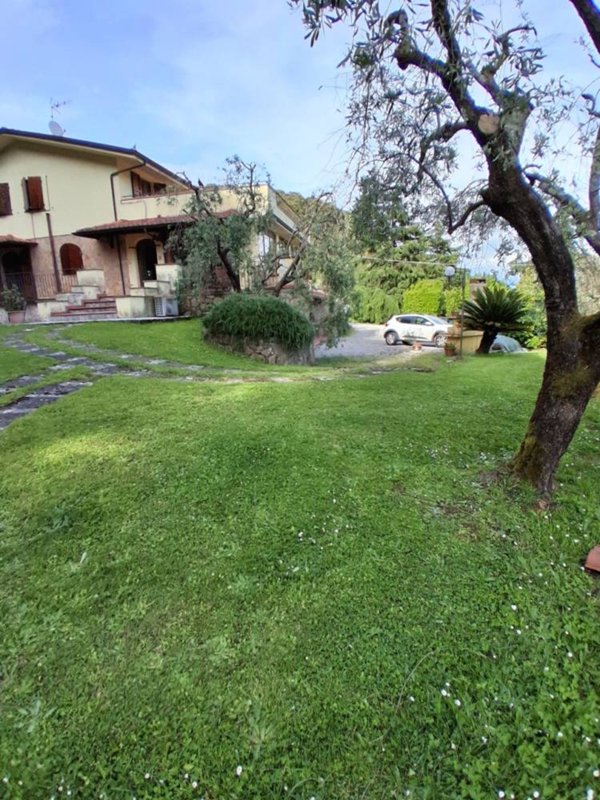 casa indipendente in vendita a Lucca in zona Maggiano