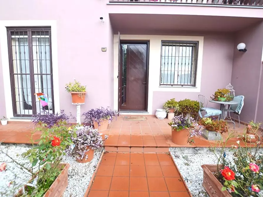 casa indipendente in vendita a Lucca in zona Centro Città