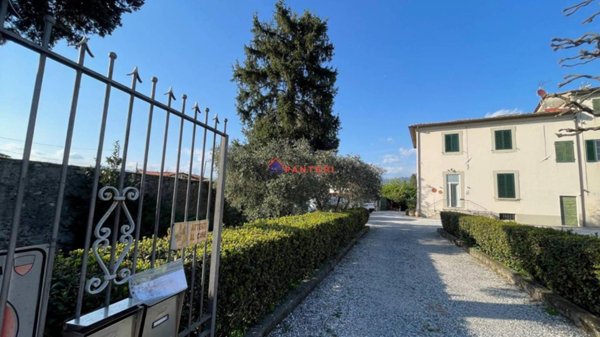 casa indipendente in vendita a Lucca in zona San Cassiano a Vico