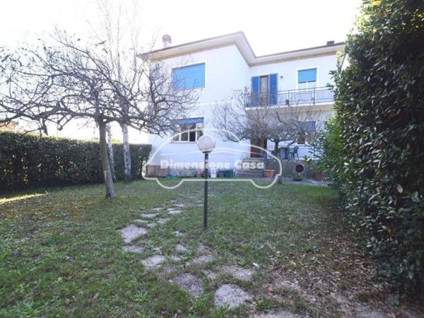 casa indipendente in vendita a Lucca in zona Maggiano