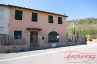casa indipendente in vendita a Lucca in zona Ciciana