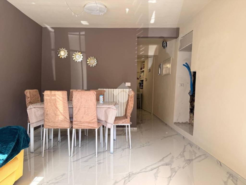 casa indipendente in vendita a Lucca in zona Cerasomma