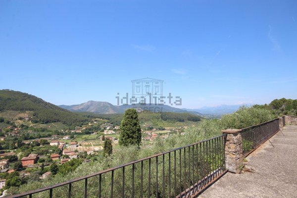 casa indipendente in vendita a Lucca in zona Massa Pisana