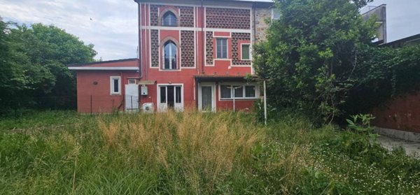 casa indipendente in vendita a Lucca in zona Picciorana