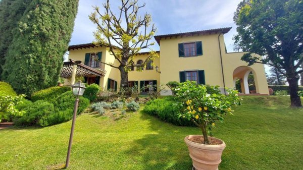 casa indipendente in vendita a Lucca in zona Monte San Quirico