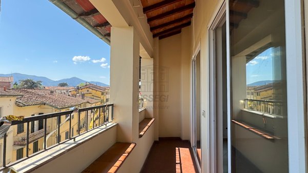 appartamento in vendita a Lucca in zona Centro Città