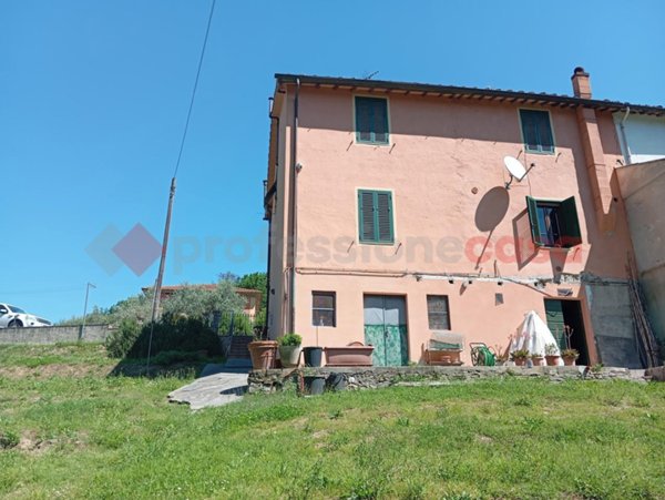 casa indipendente in vendita a Lucca in zona Palmata