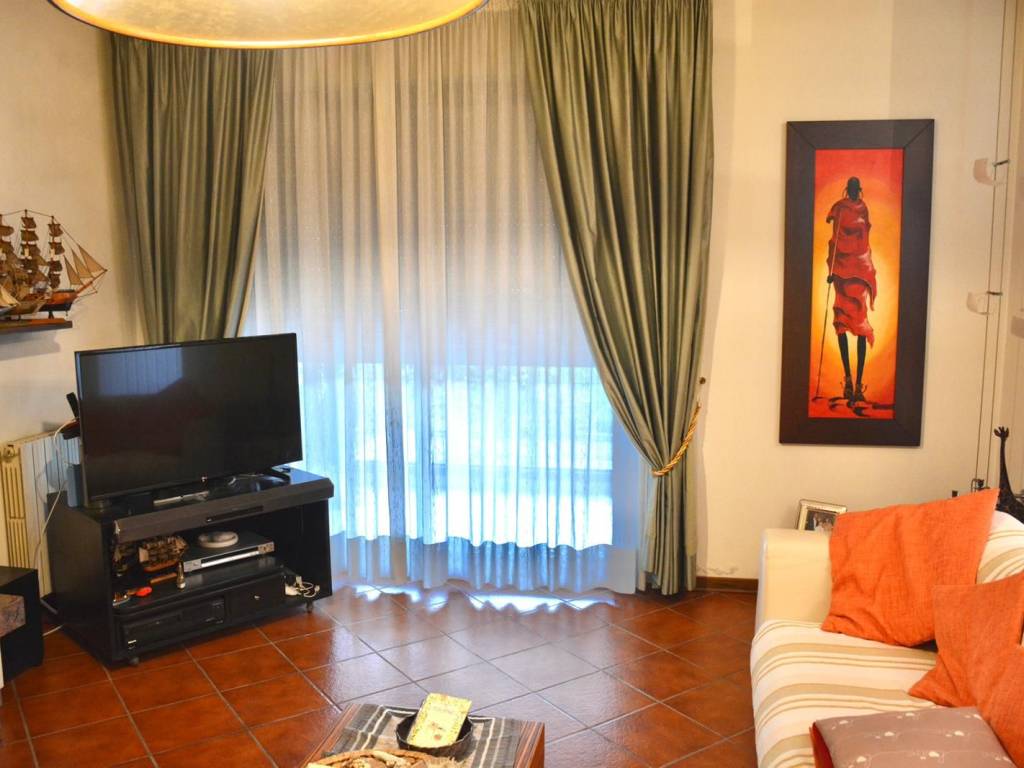 casa indipendente in vendita a Lucca in zona Pontetetto