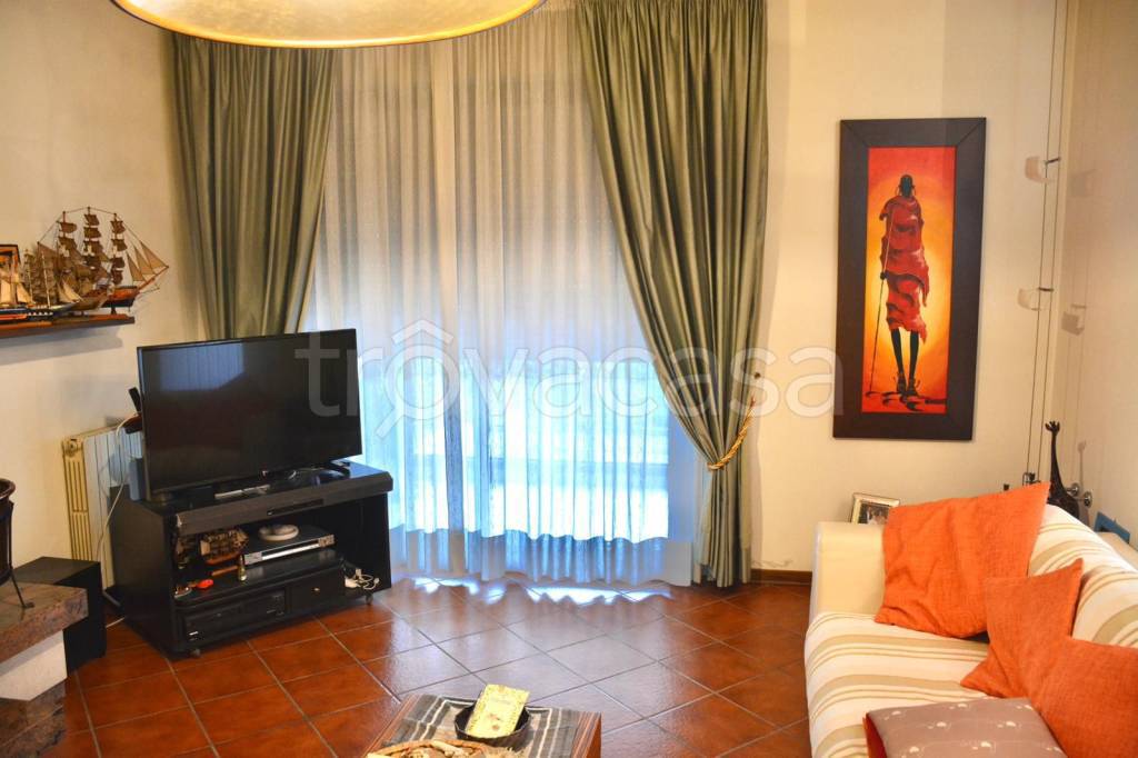 casa indipendente in vendita a Lucca in zona Pontetetto