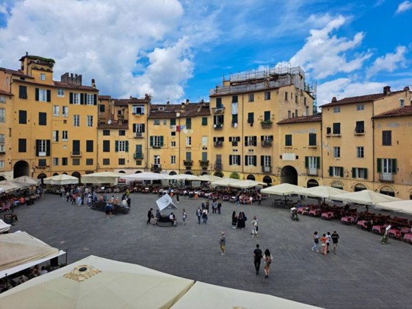 appartamento in vendita a Lucca in zona Centro Città