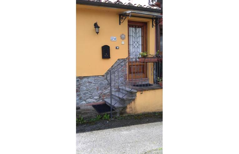 casa indipendente in vendita a Lucca in zona San Pietro a Vico