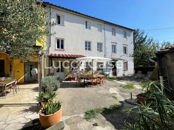 casa indipendente in vendita a Lucca in zona Santa Maria del Giudice