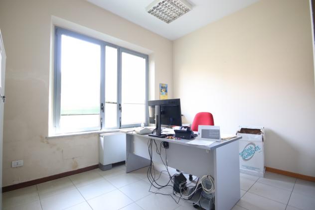 ufficio in vendita a Lucca in zona Sant'Anna